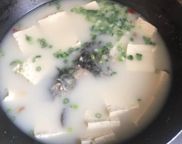 炖鱼汤选用什么鱼最好吃,炖鱼汤一般什么鱼炖的好吃