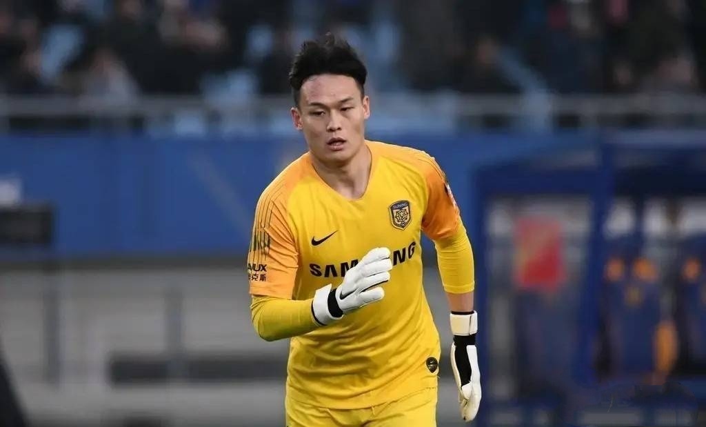 膝盖伤开遗精药！球员恼羞成怒：庸医误诊成国足笑柄