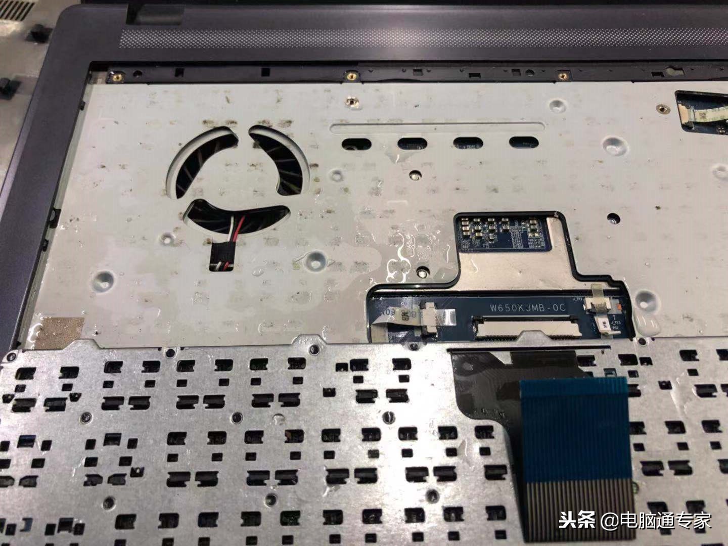 电脑进水后怎么修理,电脑进水了第二天开不了机怎么办