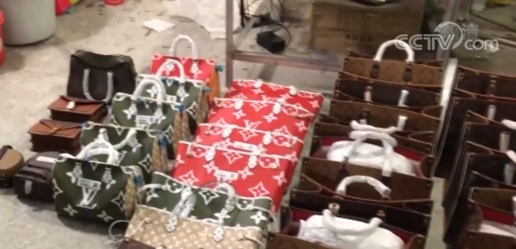 成本几块卖上百的产品,国外买的名牌包靠谱吗