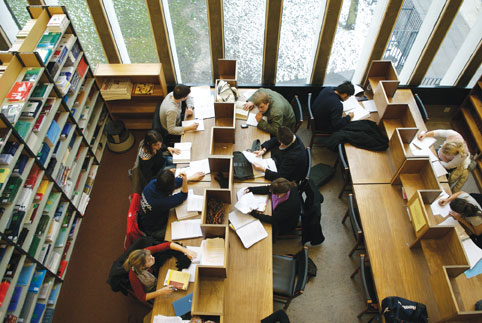 最好翻译专业就业前景如何,在国外做翻译要读什么专业