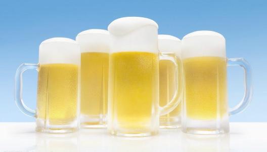 白衣服茶渍什么方法最有效去除,衣服上有油渍茶渍怎么清洗最有效