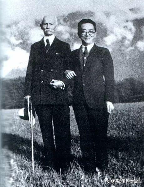 胡适接受了杜威的什么哲学理念,胡适之介绍杜威