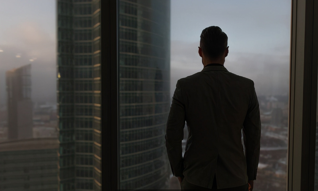 监狱公务员值得考吗年薪多少,公务员考进可以选择做警察吗