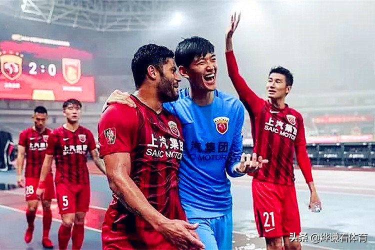 真是太巧了！西人二号门将自由身加盟英超，难道是为颜骏凌让路？