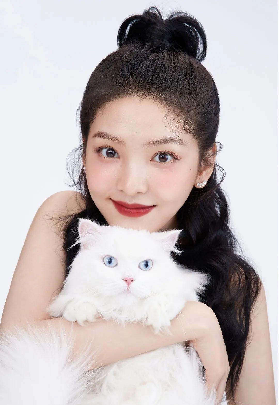 圆脸减龄发型可扎可披图片,短圆脸适合的扎发