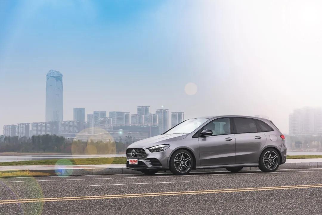 2020款奔驰b260试驾视频,评测奶爸车