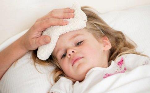 宝宝发烧千万别犯这些错误,宝宝发烧这4件事绝对不能做