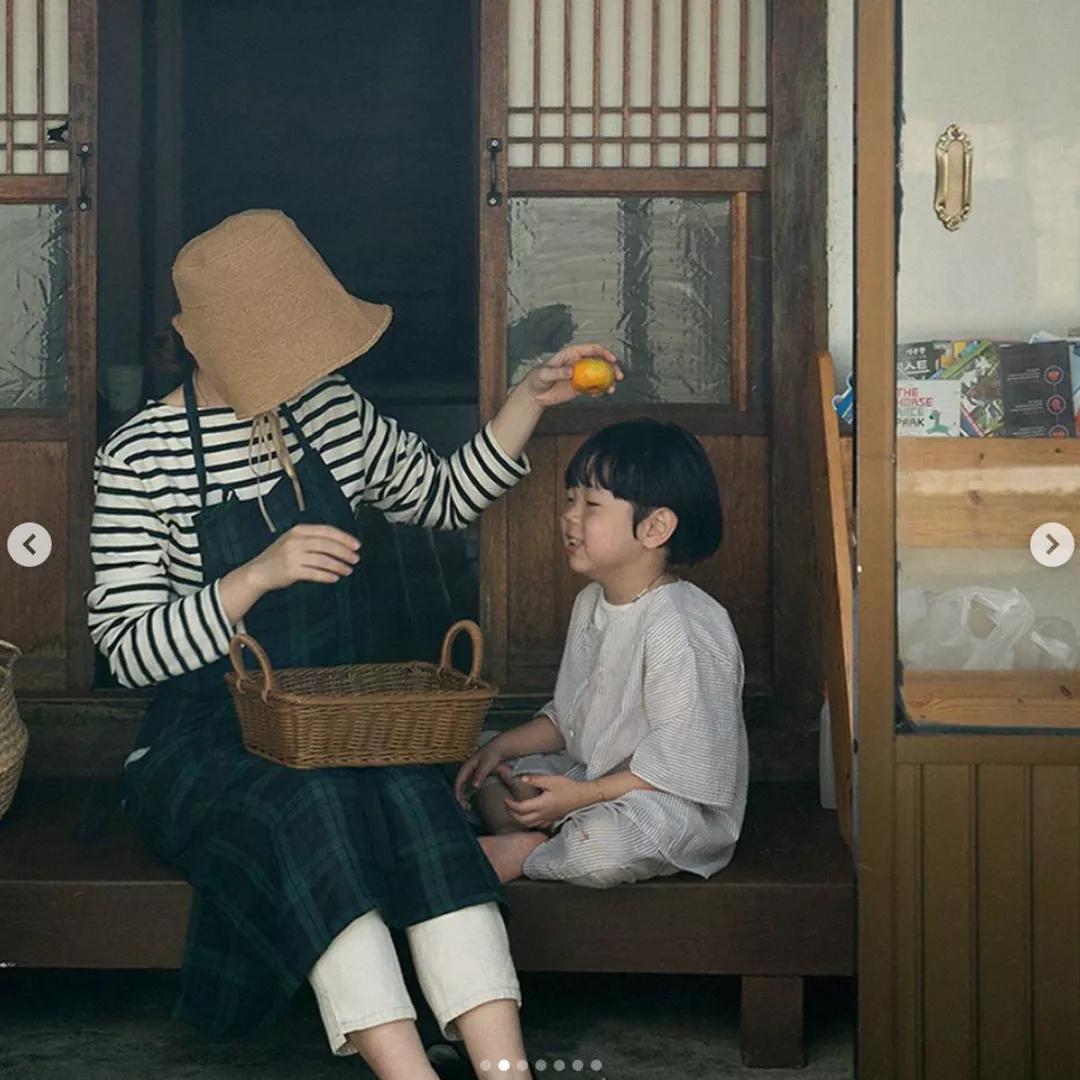 韩国主妇治愈生活,韩国主妇带着婴儿做家务