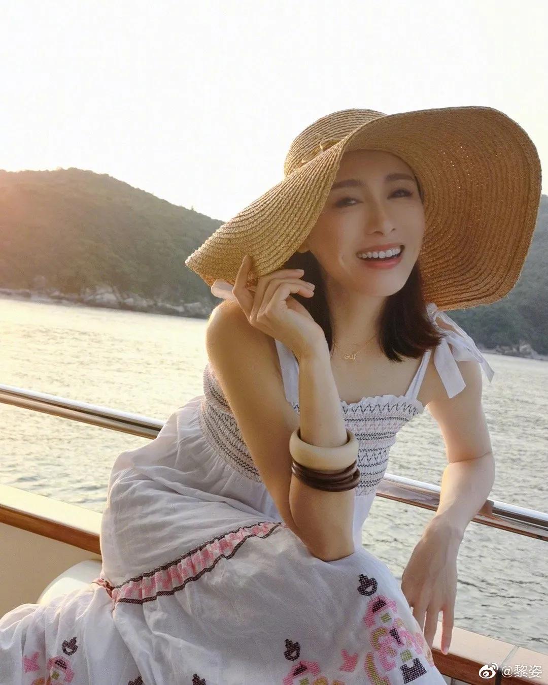 黎姿为双胞胎女儿庆祝一周岁生日,黎姿49岁生日庆生照