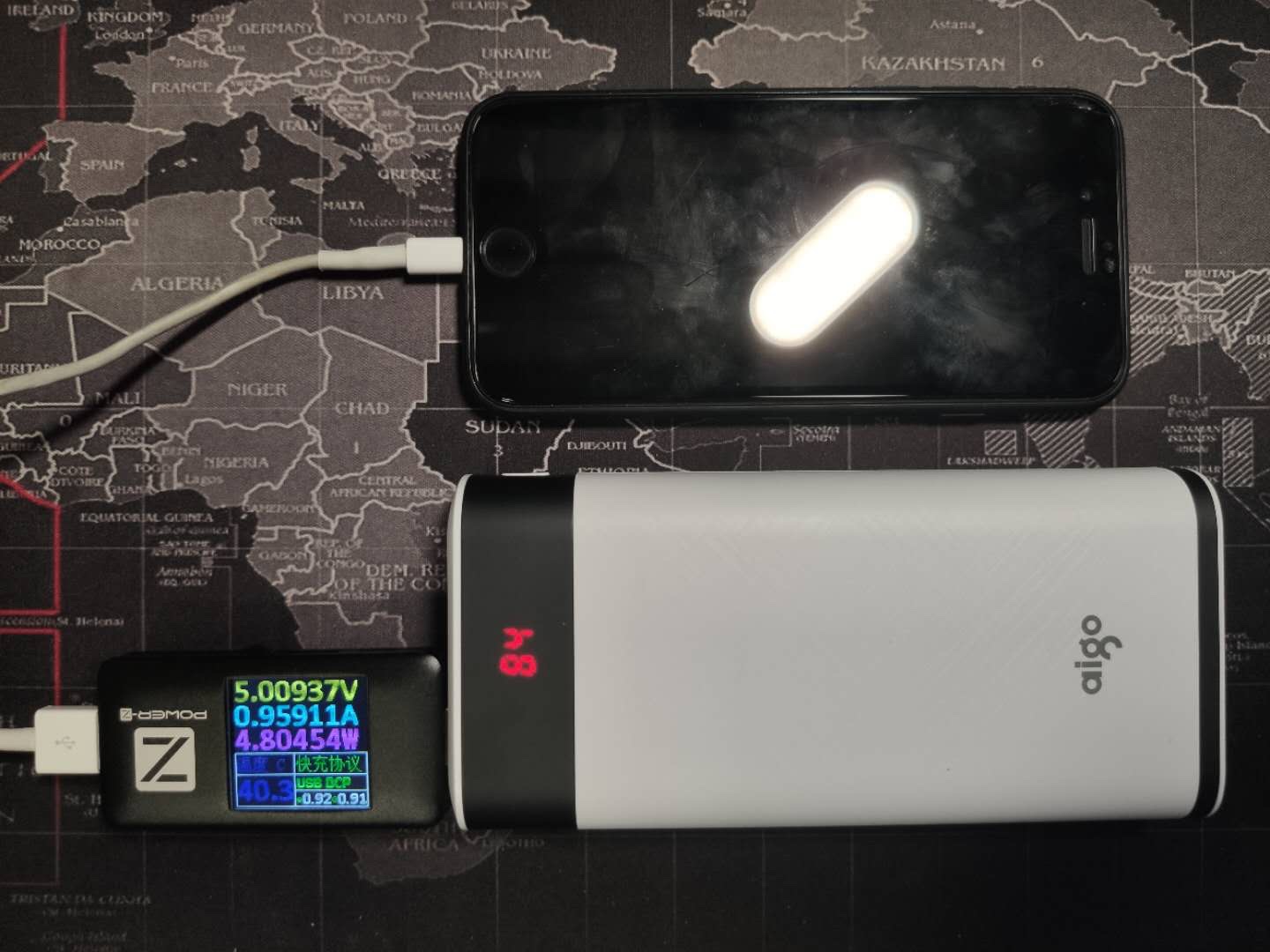 爱国者突破移动电源w200,爱国者f20000pd移动电源拆解