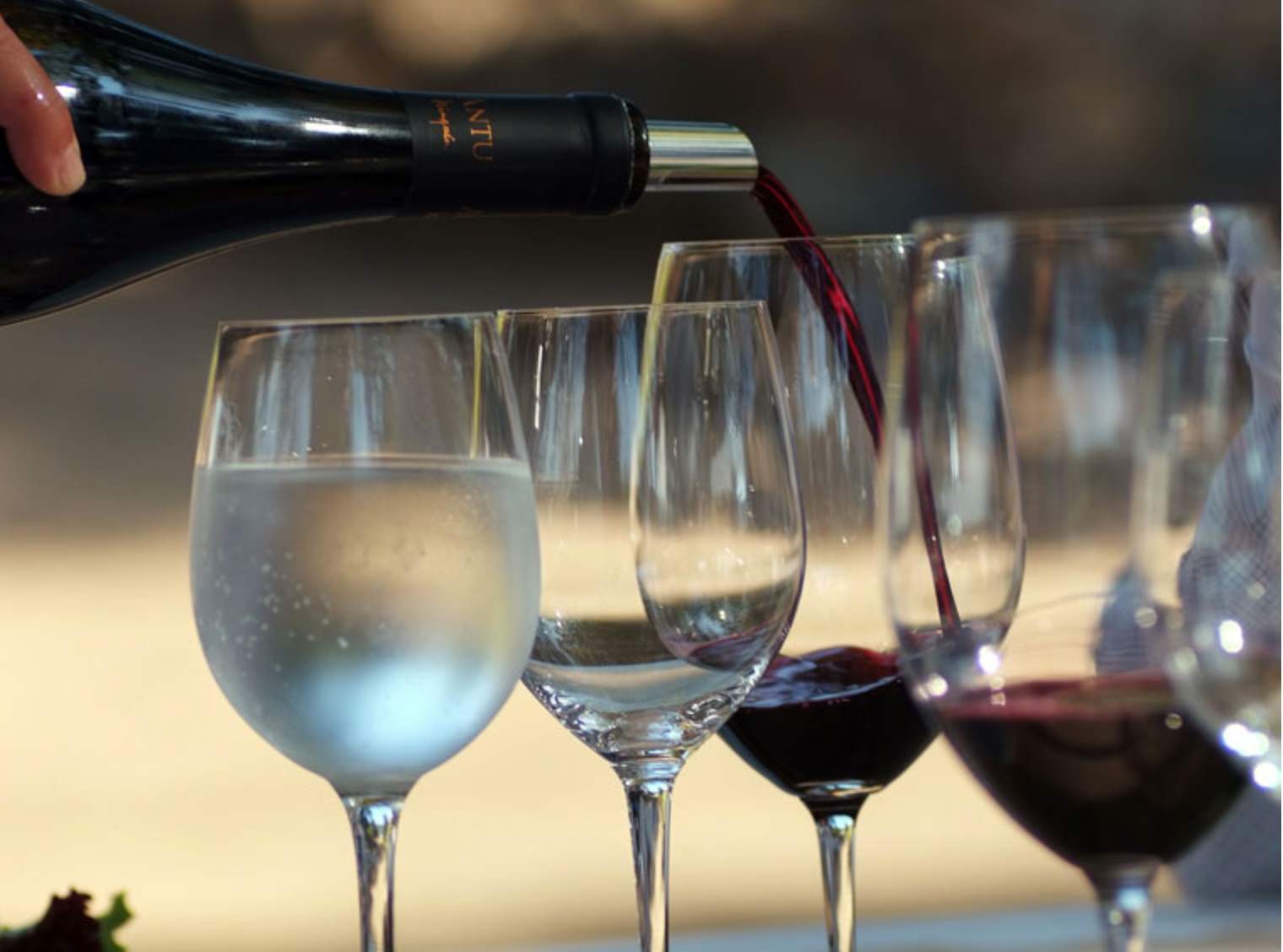 买红酒瓶底越深越好,买红酒有没有品质