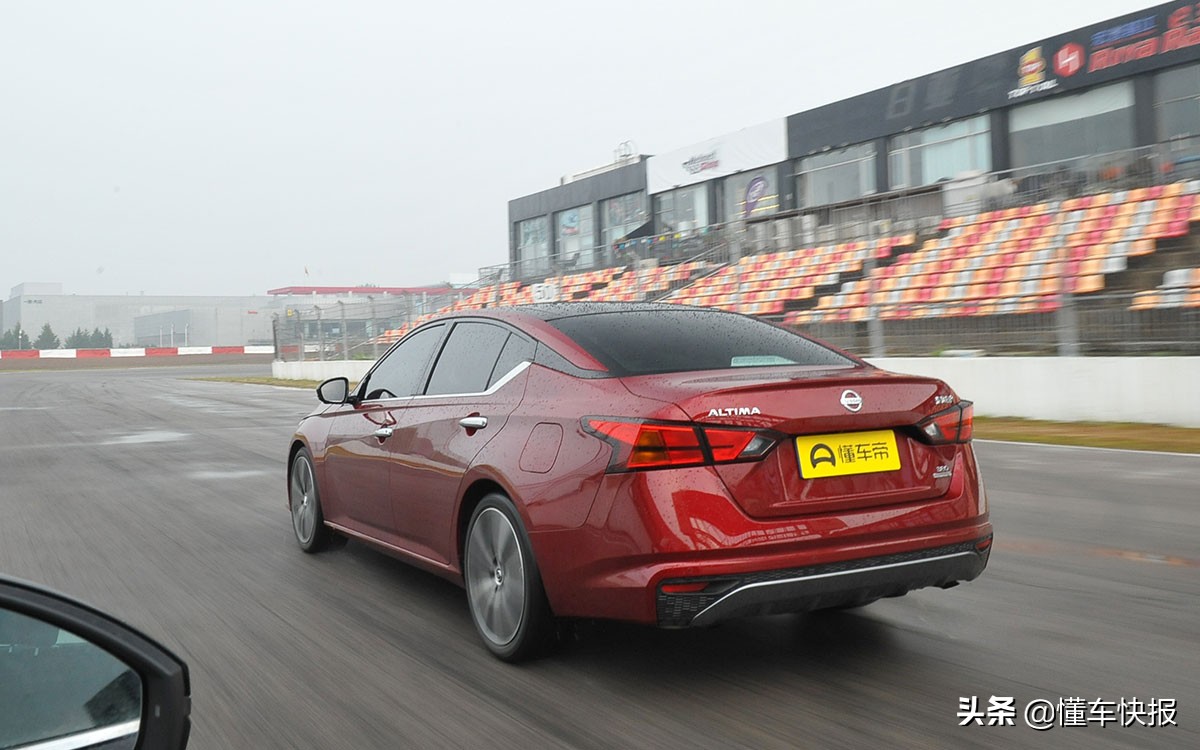 实测天籁2.50-100加速,21款天籁2.0自吸0-100加速多少秒