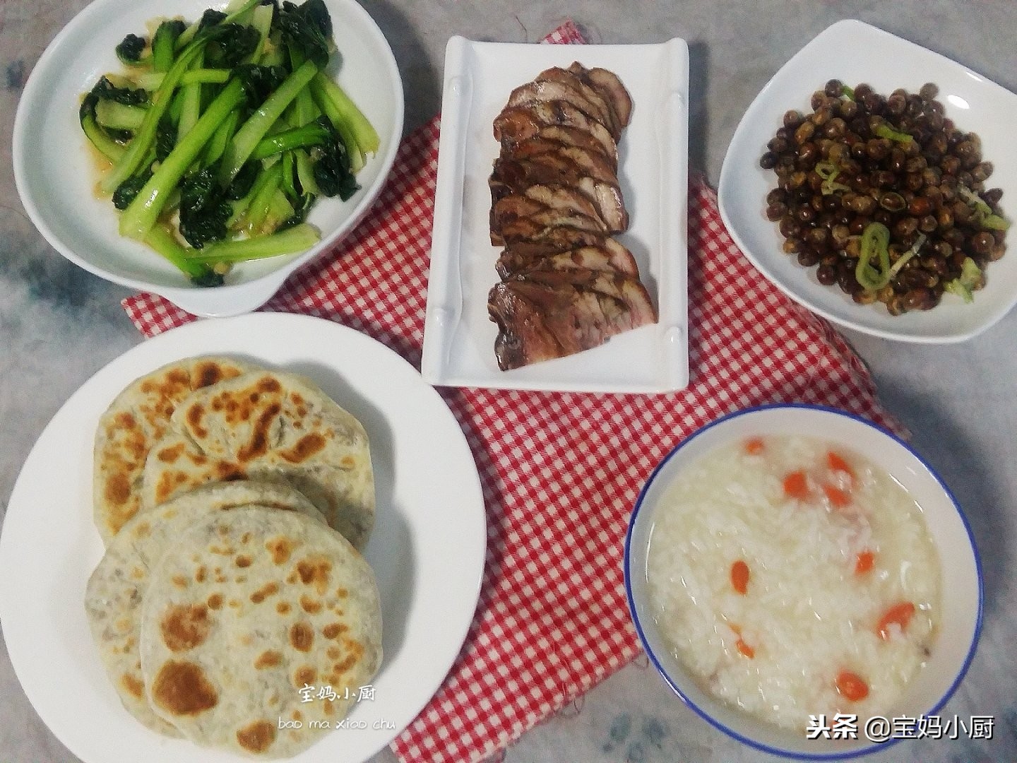 宝妈的忙碌从给宝宝做早餐开始,记录宝妈每天起床给娃准备早餐