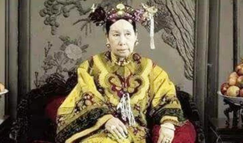 恭桶与便盆表面上没太大差别，但是，其使用方法却有着天壤之别