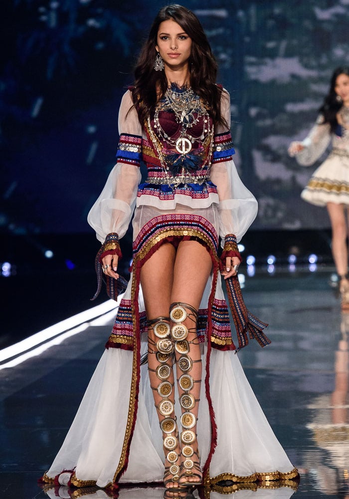 上海场维多利亚的秘密“VictoriasSecret”，模特天使的靴子