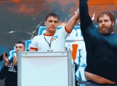 俄罗斯硬核扇脸比赛,不愧是战斗民族吵架差点要命