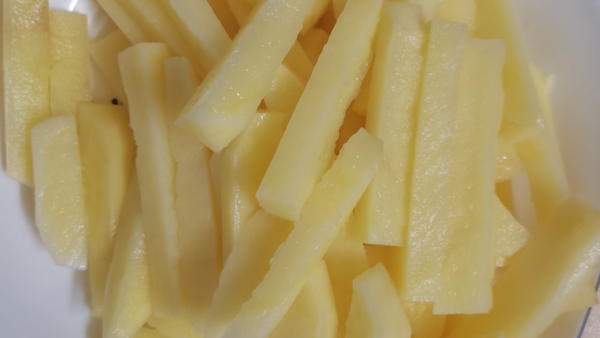 自制炸薯条一定要冷冻吗,自制肯德基炸薯条的做法