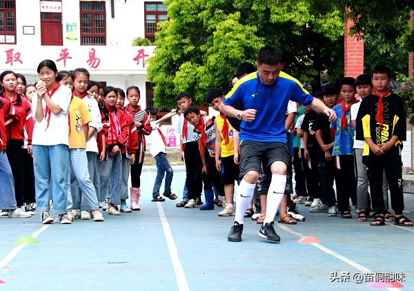 贵阳市南明小学专家组赴贯洞镇中心小学开展入校诊断送培送教活动
