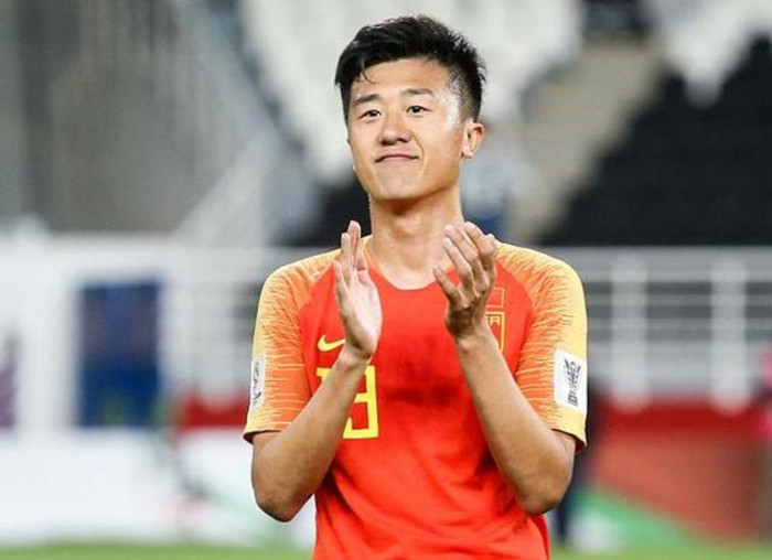 闹着玩呢？姜至鹏验伤后已经返回华夏！山东鲁能新星顶替入选