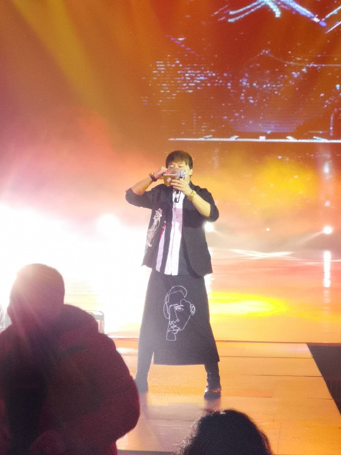 夜场江湖：讨好一个人究竟有多难？