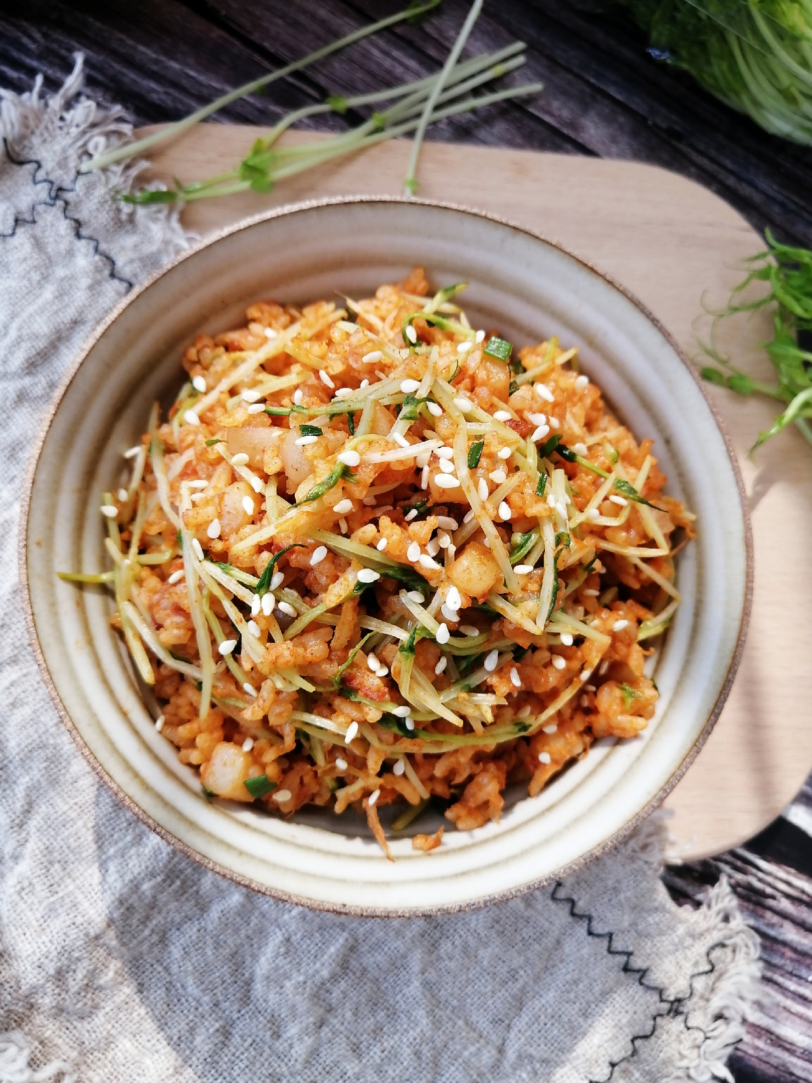 白米饭吃腻了怎样解决,白米饭鱿鱼炒饭