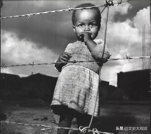 南非黑人上台执政26年后，实际生活水平怎样了？