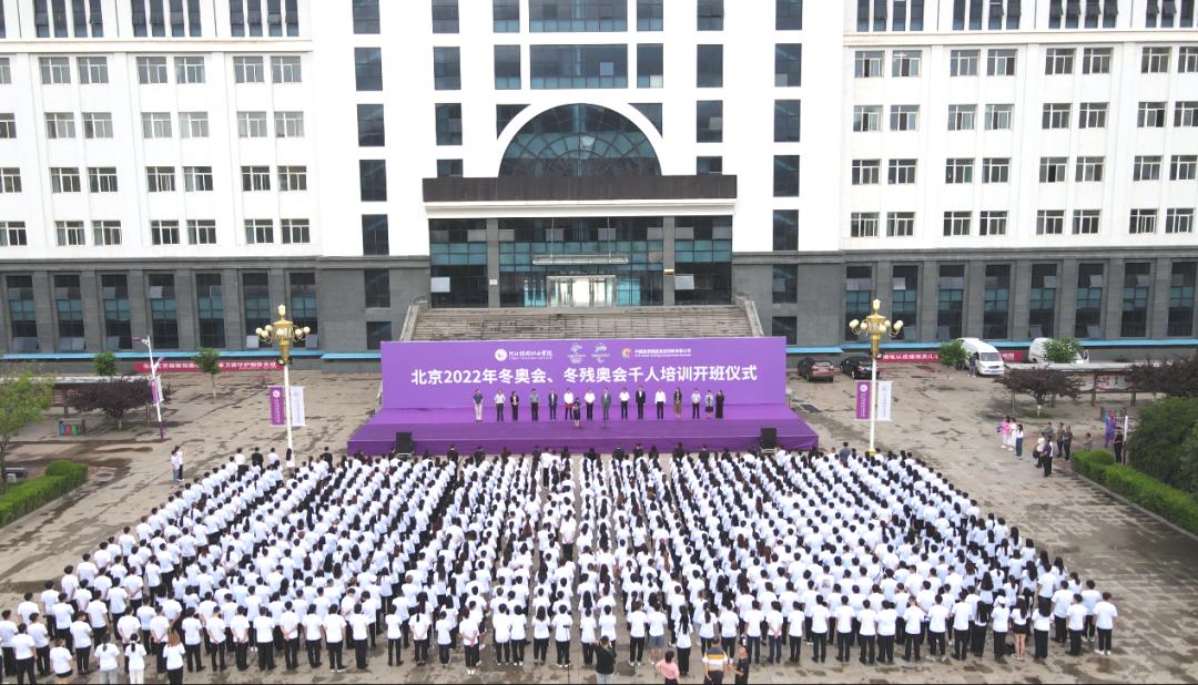 可以靠颜值却要靠实力下一句,能靠颜值却偏要靠实力