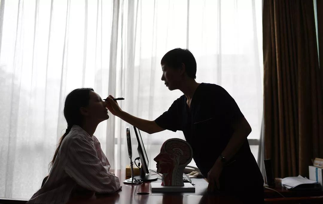 为啥女人大都是双眼皮,为什么女生那么在意双眼皮