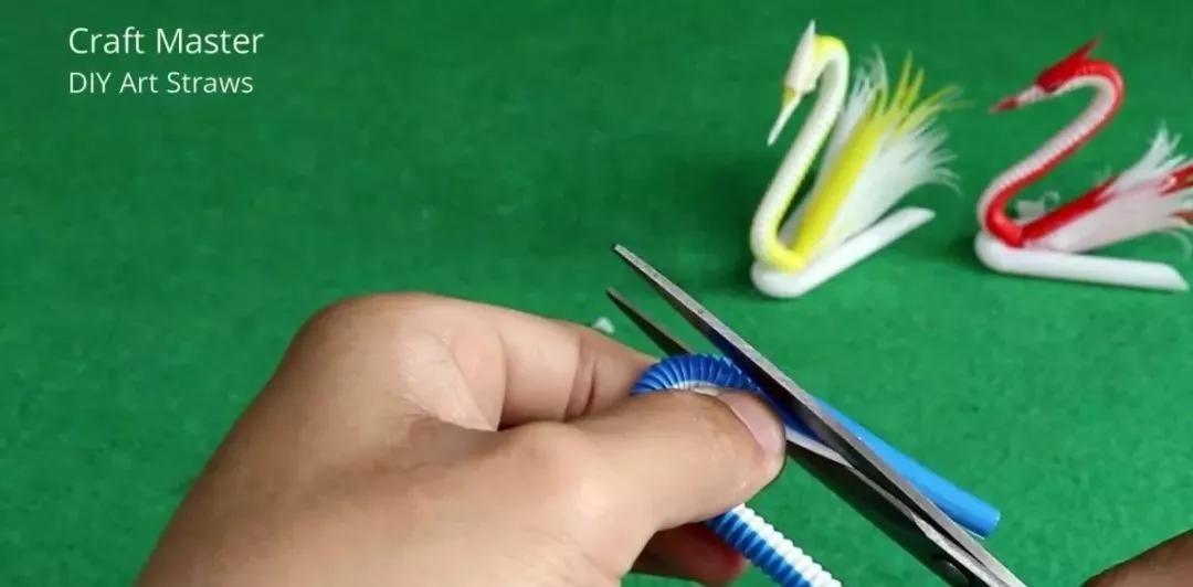 七彩的吸管剪一剪,DIY的蜗牛,天鹅,简直太像了(附教程)