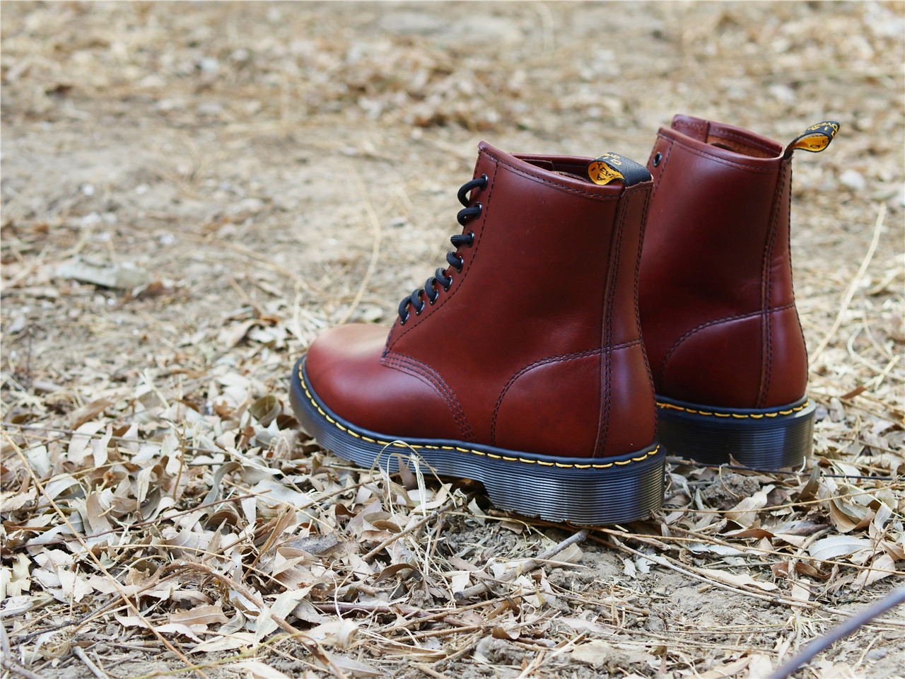 冬季马丁靴酷帅穿搭,新款口袋马丁靴简单大气舒适百搭