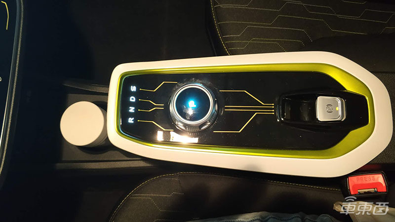 试驾长安新能源奔奔E-Star:高配仅售6.48万可满足市内通勤需求