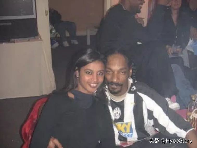 他是西海岸教父级的说唱歌手，也是足球圈最拽的球衣狂魔