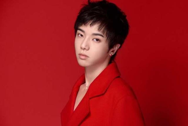 华晨宇到底植发过吗,华晨宇是否植发