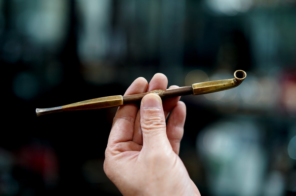 老式铜葫芦烟袋,古玩市场的铜胎掐丝珐琅花瓶