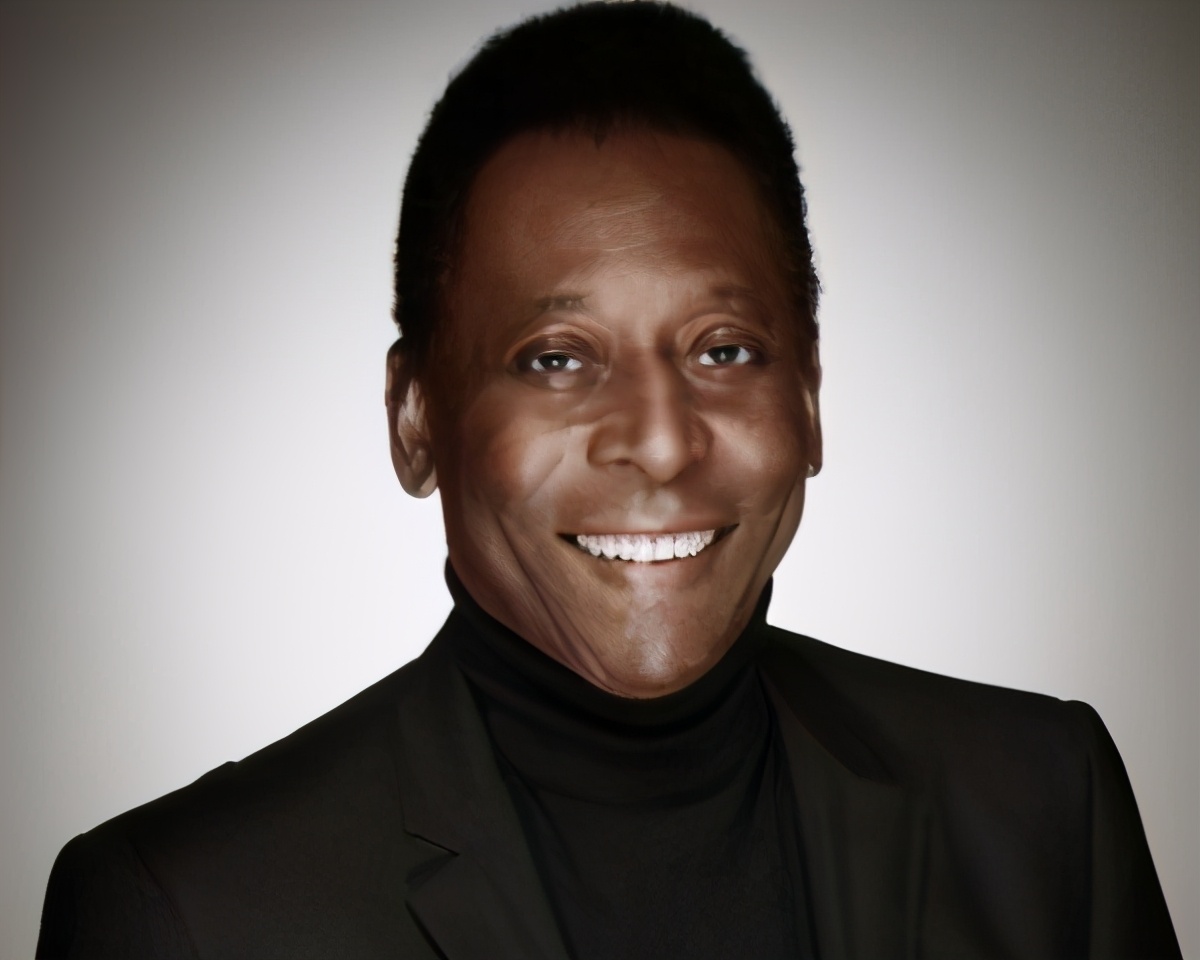 身披10号球衣,足球巨星排名贝利