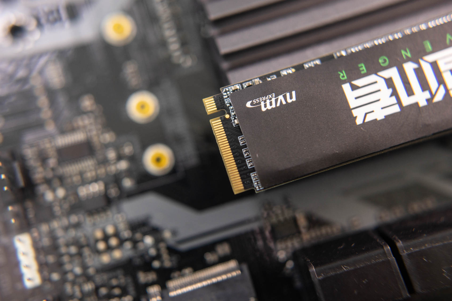 铭瑄固态硬盘复仇者不读盘,铭瑄复仇者m.2nvme512g固态