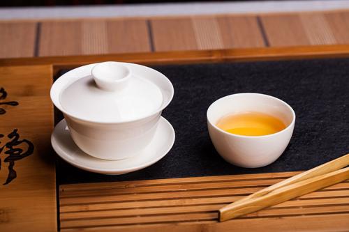 陶瓷茶具怎么挑选视频教程,瓷质茶具和陶制茶具的区别