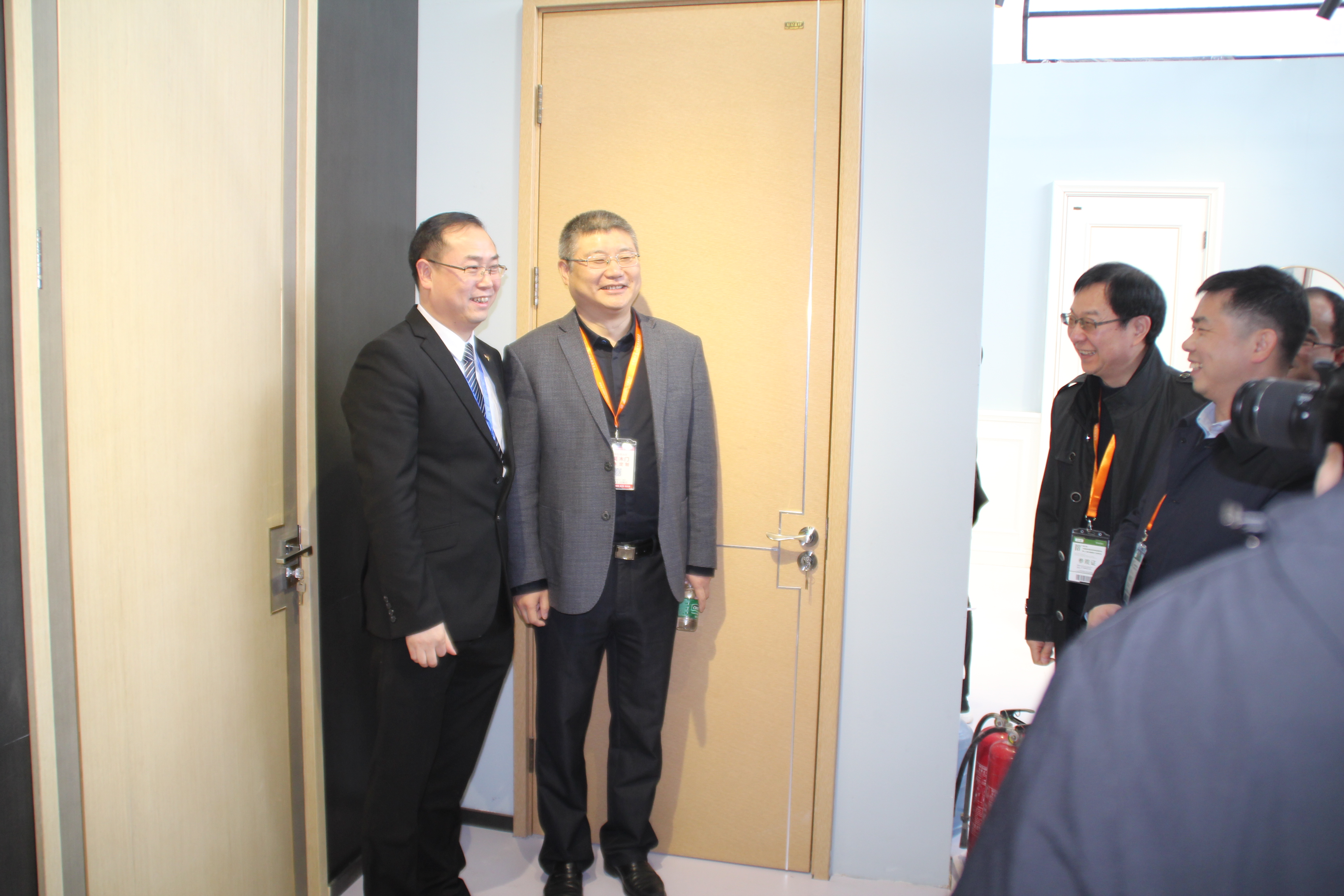 世纪王牌木门的新款,北京国际木门展