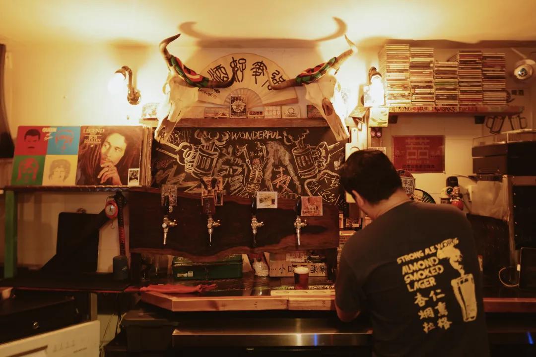 青岛即可以看海还能吃海鲜的地方,去青岛吃好海鲜看大海心情自然好