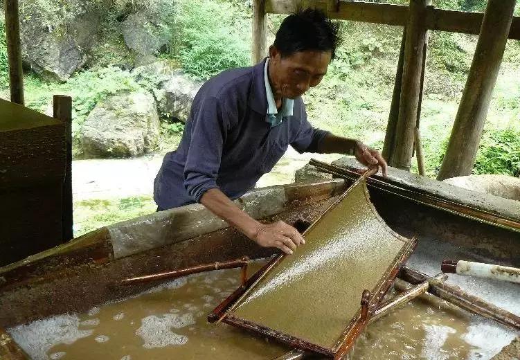 乐山大佛为何不属于石窟,乐山不止有大佛还有美食