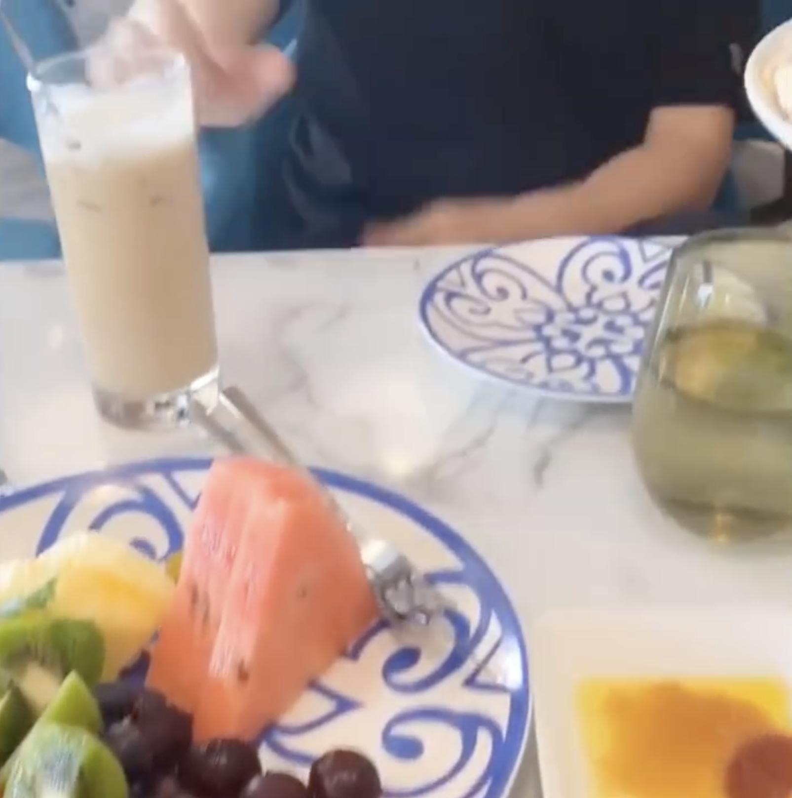 刘畊宏给周杰伦刷奶茶礼物,周杰伦生日照顾刘畊宏