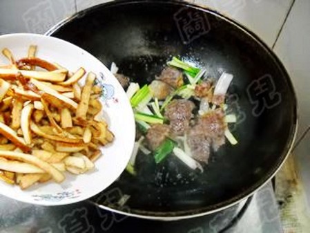 牛肉豆干做法大全视频教程,牛肉豆干粉条一起怎么炒