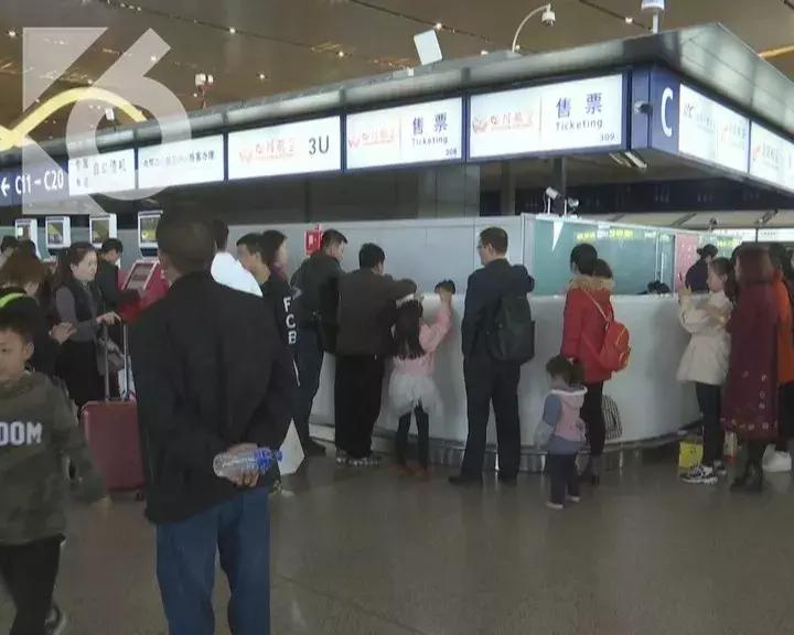 乘客到机场飞机已飞走,川航飞机起飞后返航原因