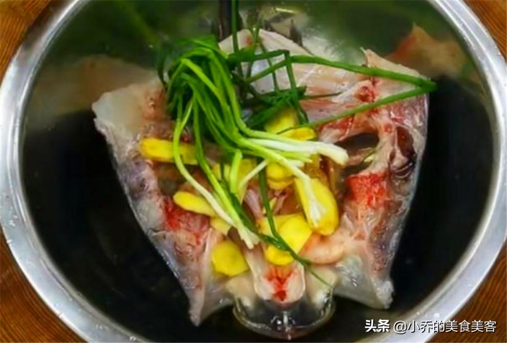 奶白鱼头鱼片豆腐汤,怎么煮鱼头豆腐汤没有腥味