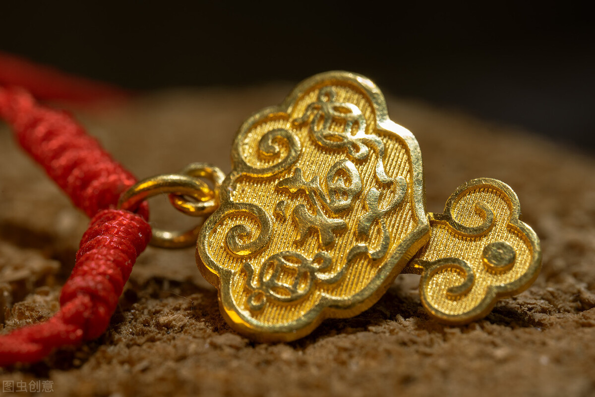 白金和铂金的区别怎么分辨,铂金白金黄金的区别