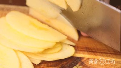 苹果山楂炖肉,孩子消食苹果山楂煮水