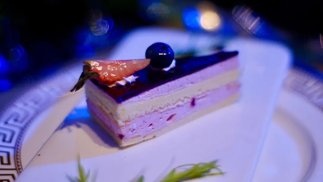 家要有人住才有灵气,家应该有两个繁华都市的栖身之所