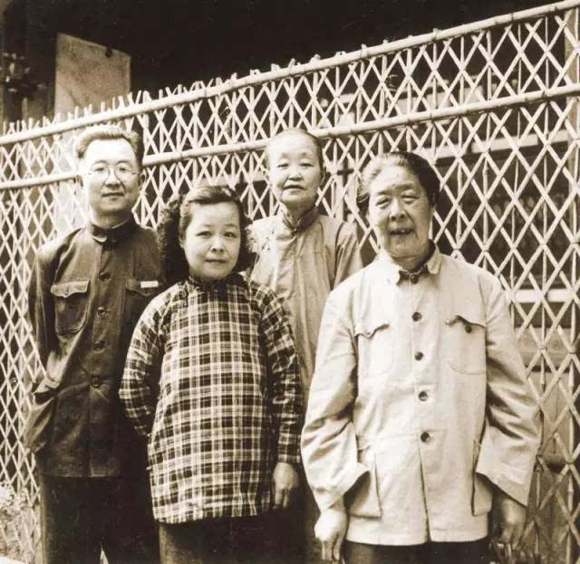 启功的书法与田蕴章的比谁的更好,田蕴章说启功在民国书法家的水平