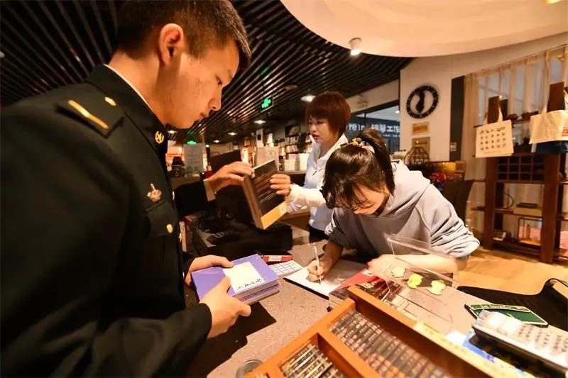 告白是为了表达爱意,告白是为了表明心意